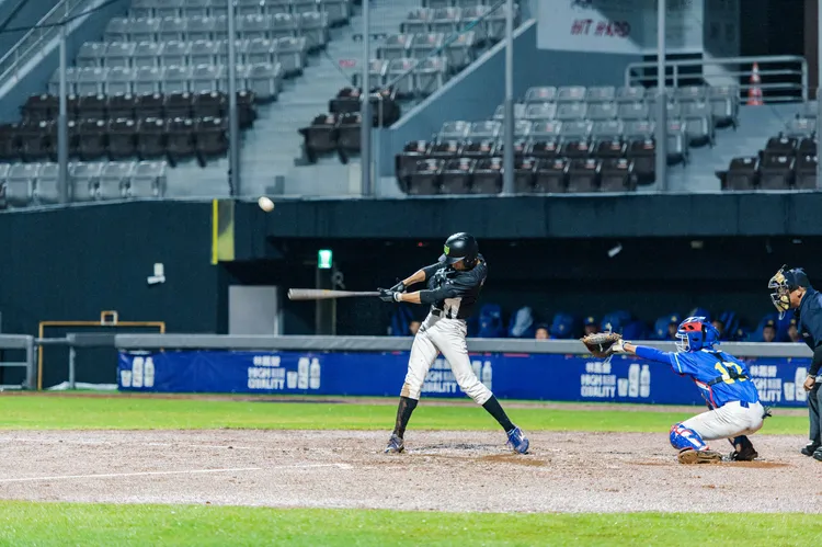 成德高中對戰台南青棒隊。