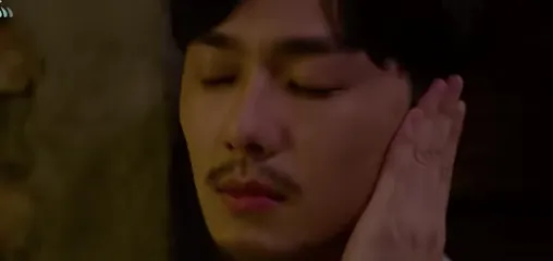 施柏宇飾演的「莫俊傑」鬍子造型曝光。翻攝自電影《想見你》預告