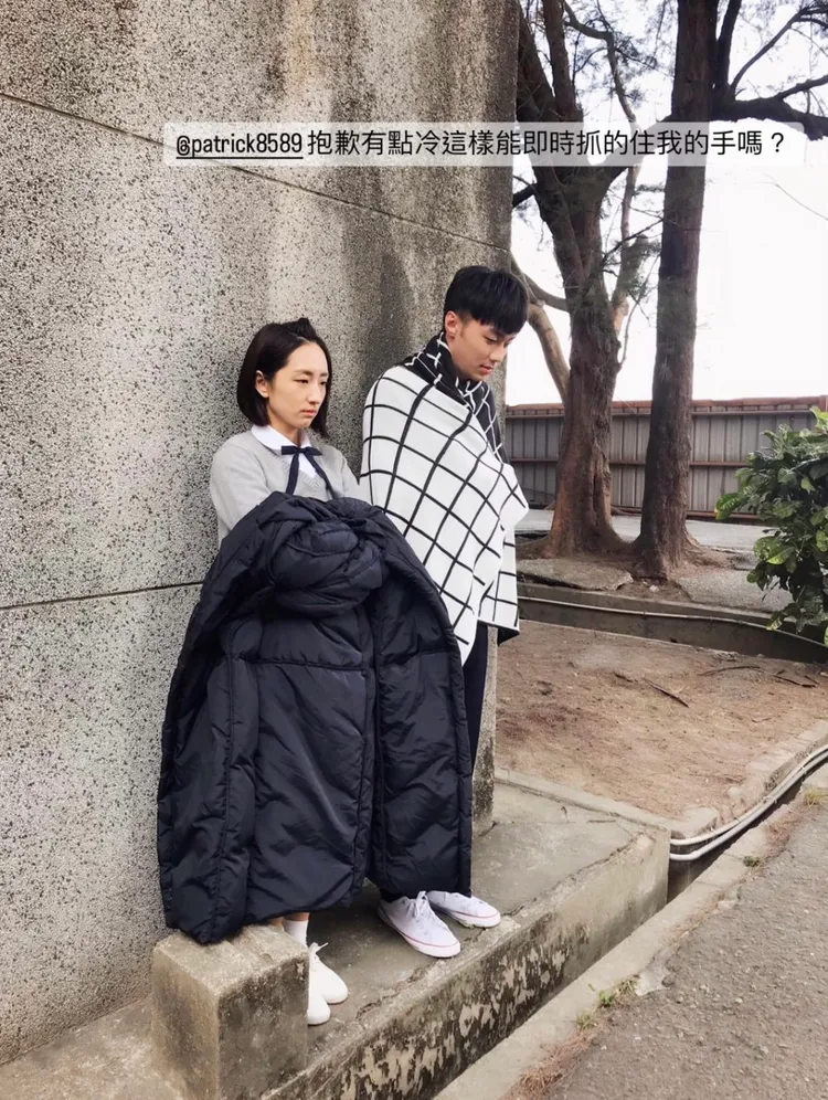 柯佳嬿（左）曬出和施柏宇（右）的片場合照。翻攝自柯佳嬿IG