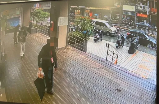 連日雨竟順手偷傘吃官司！　警循線追傘再將賊法辦