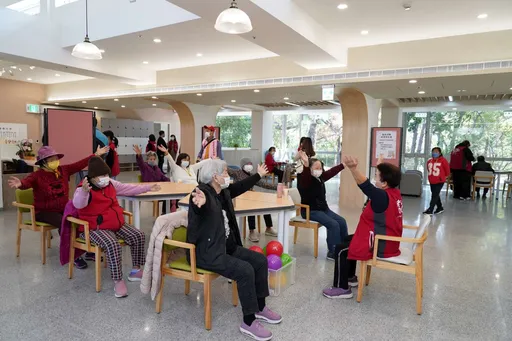 竹市首間公辦民營長照「柴橋日照中心」啟用 守護長輩溫馨家園