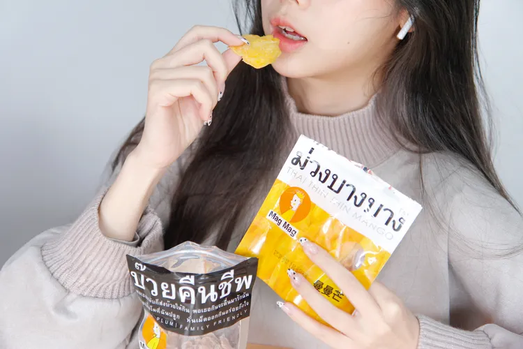 Mag Mag本季推出新品「曼曼芒」芒果乾，嚴選A級芒果，無色素、無脂肪，厚實果肉鮮嫩且充滿嚼勁。業者提供