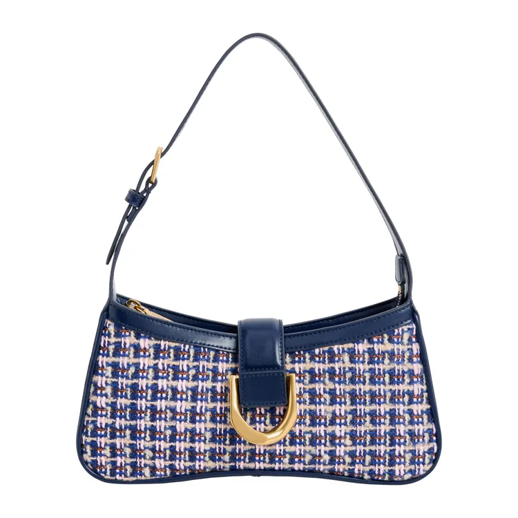 Gabine弧形腋下包，2790元。品牌提供