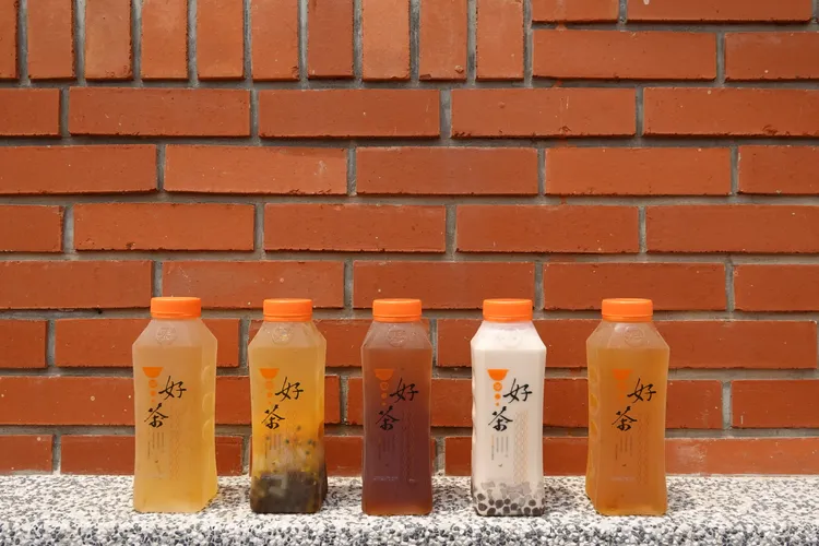 TEA TOP響應環保禁塑令，推出TEA TOP寶島瓶，每周一持寶島瓶消費，直接折扣6元。業者提供