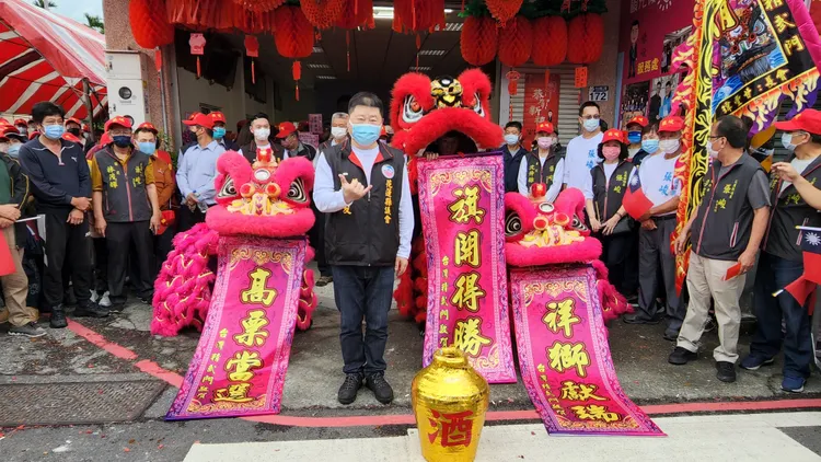 花蓮縣議長張峻以無黨籍身分參選議員，最終高票當選。黃瑞娟攝