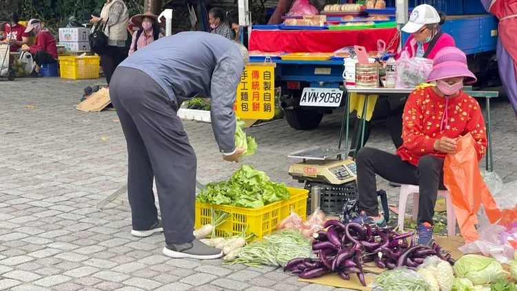 台東鯉魚山下菜市場。古和純攝