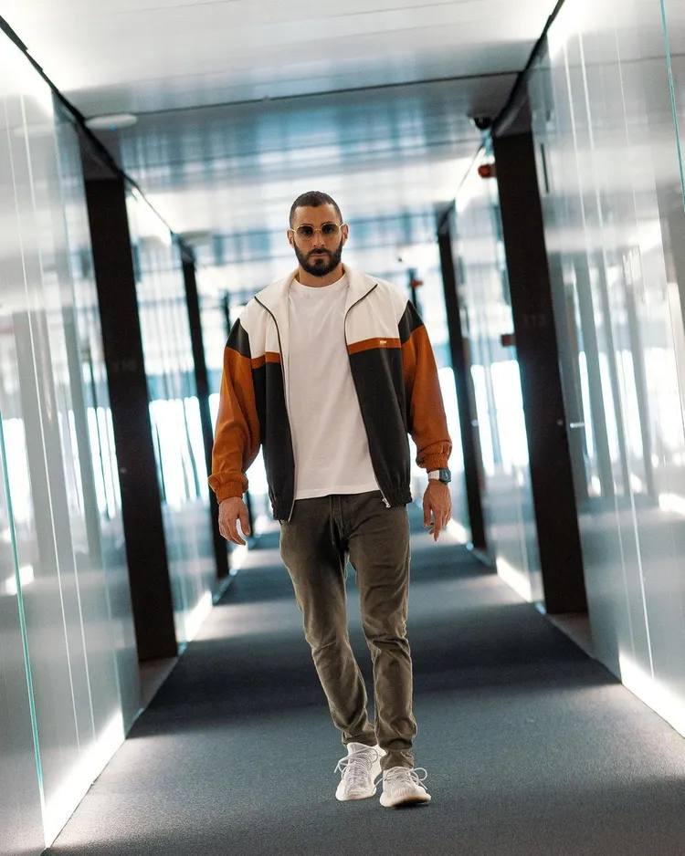 本澤馬以運動風格勁裝搭配RICHARD MILLE RM 055 Yas Marina腕錶的帥氣風格。翻攝karimbenzema IG