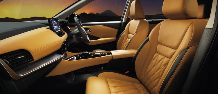 消息指出X-Trail e-Power雙色黑橘內裝版本，售價可能落在155.9萬元。原廠照片