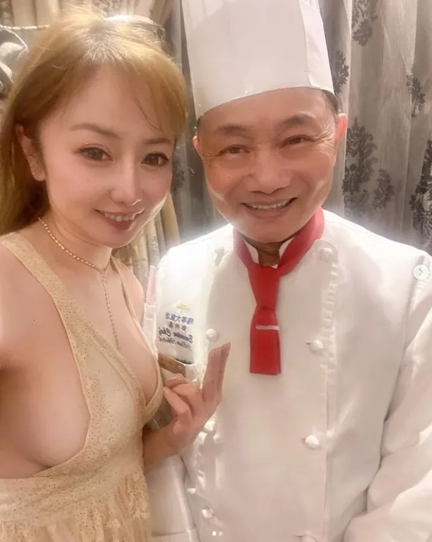 真的是太性感啦。引自T妹IG