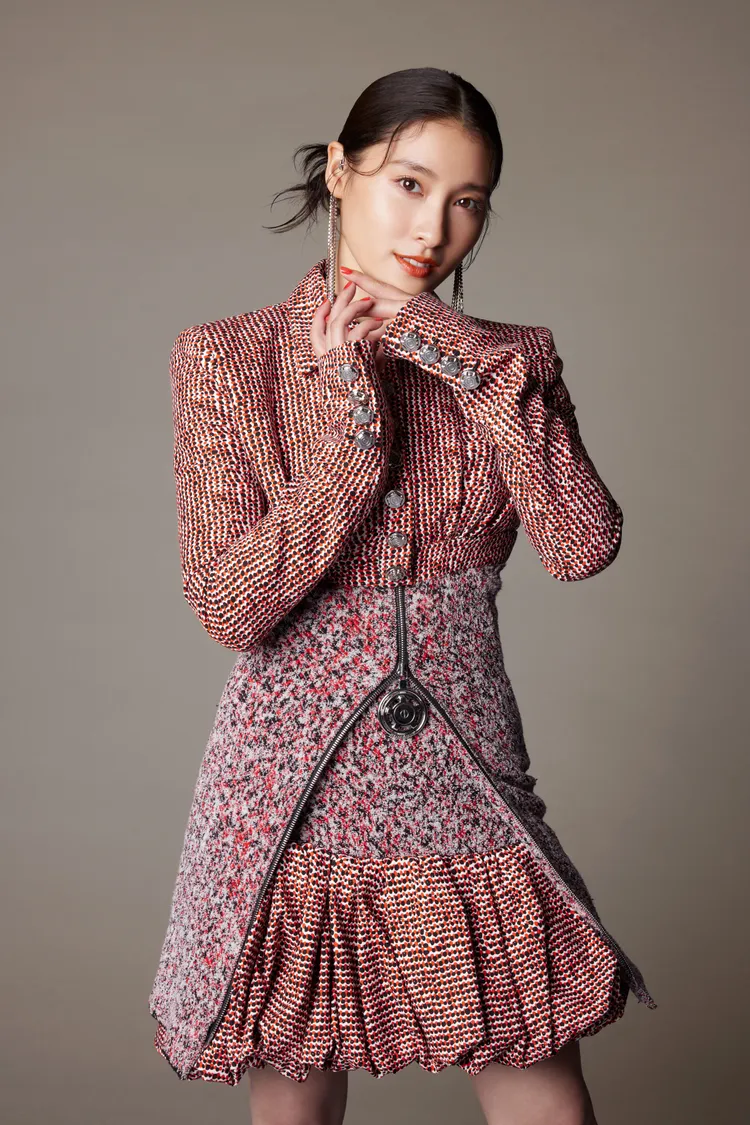 土屋太鳳私下有很多華服，拍《今際之國的闖關者》只有2套運動服。Netflix提供