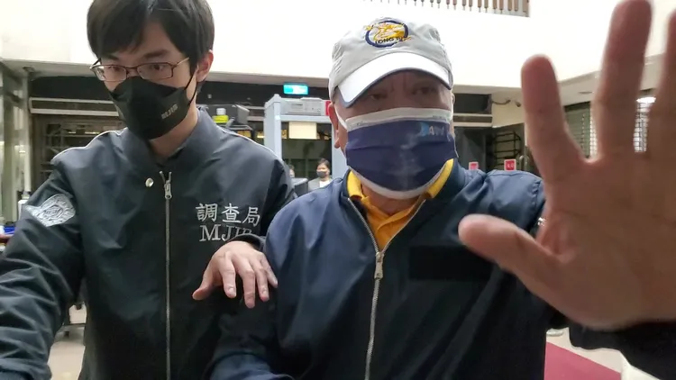 蕭萬居嗆記者閃開。呂志明攝