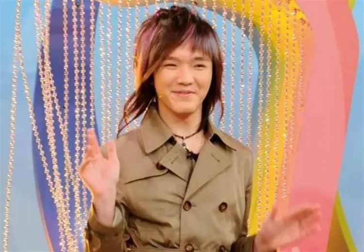 黃琪15歲時就以塔羅牌專家身分行騙，甚至騙過前總統陳水扁。翻攝網路