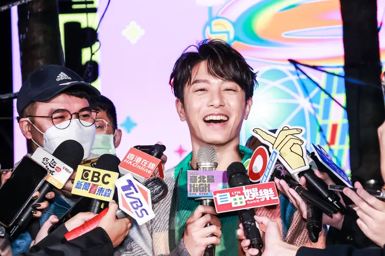 新婚人夫韋禮安正在規劃蜜月旅行。趙世平攝