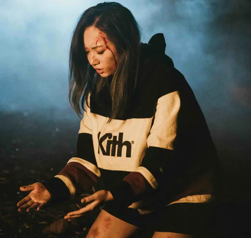 「鄉民女神」腦洞大開 隕石+外星觸手上演血流成河