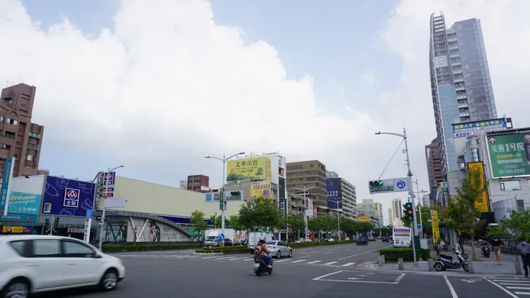 左營與三民區待售預售屋量大，主因有不少造鎮案進場。葉家銘攝