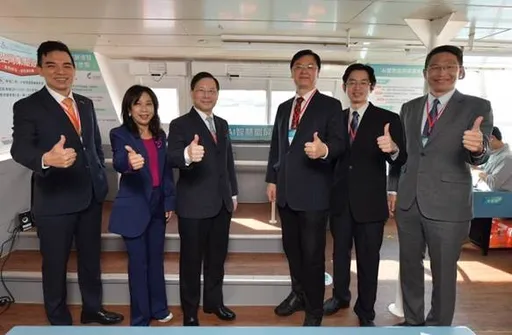 友達在渡輪上導入最新Micro LED 前進高雄亞灣打造智慧窗屏