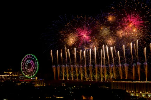 高雄主題樂園999秒跨年煙火秀搶先曝光!打造全台首見「立體繪煙火」