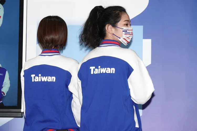 江怡臻表示，這款外套100%是台灣設計、生產、製造的在地服飾。陳德興攝