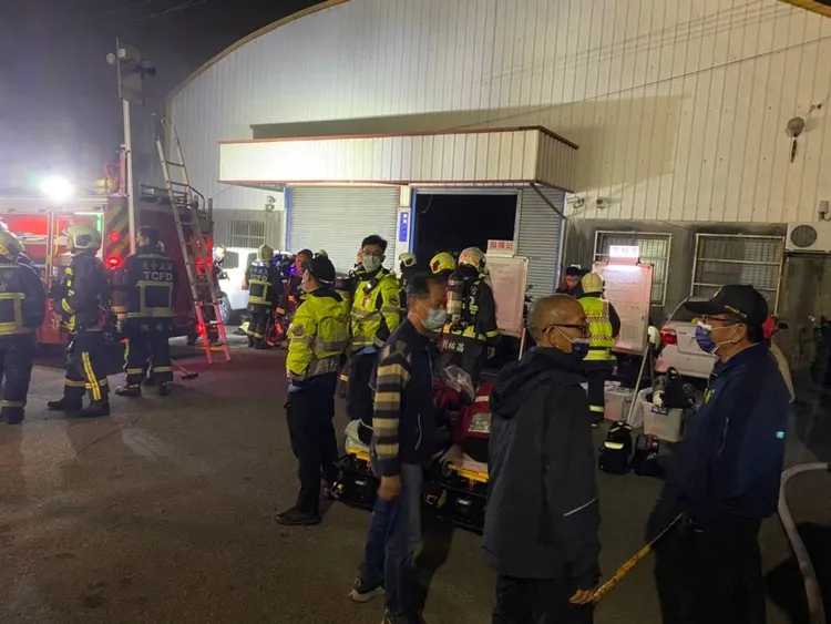 台中市政府初步認定，起火建物為一家通風設備製造公司的倉庫。民眾提供