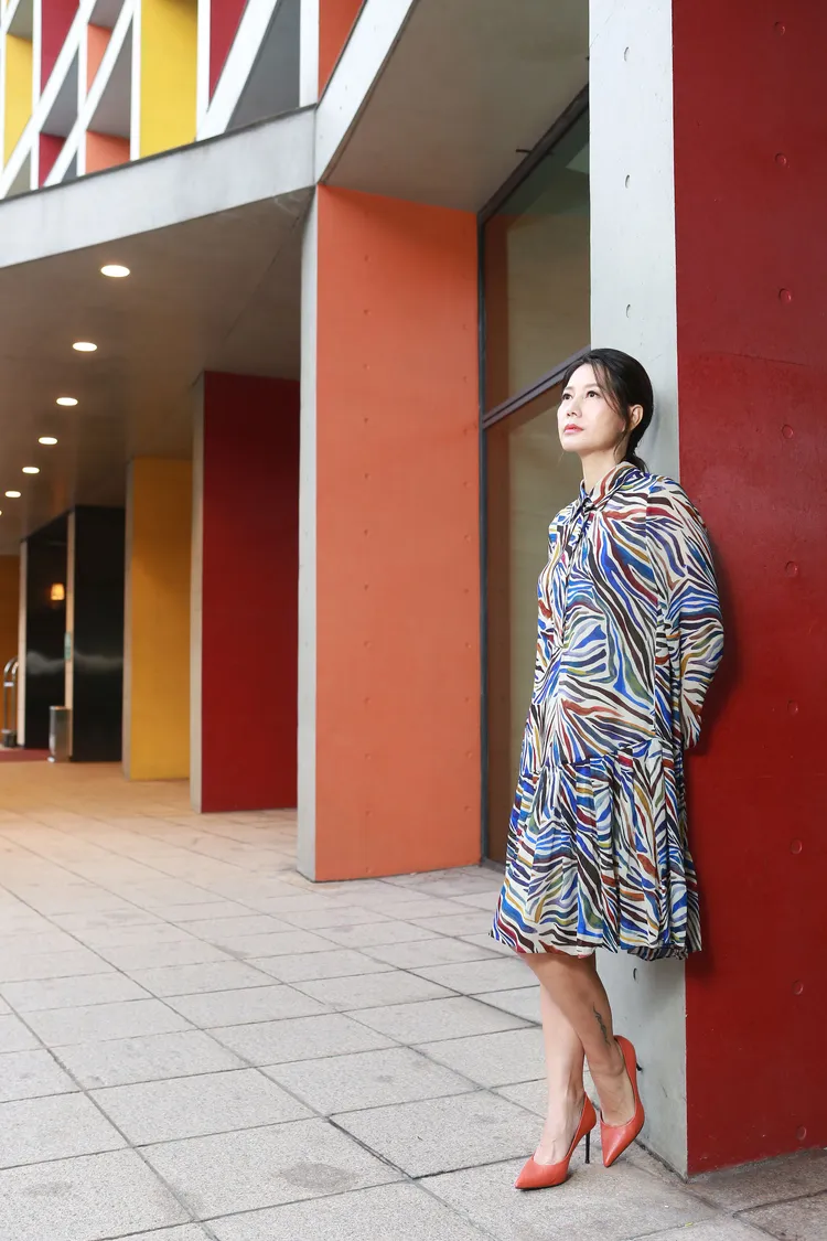 丁寧曾在團體諮商課聽過同學遭遇侵犯的案例，她認為有責任把劇中角色演好。朱世閎攝