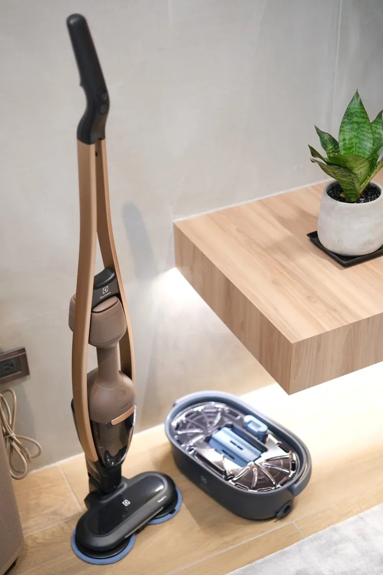 今年伊萊克斯推出不少新品如極適家居無線濕拖吸塵器、除濕機等，帶動整體業績較去年同期成長4成。陳志淵攝