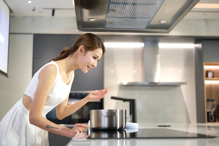 廚房中島區。陳志淵攝