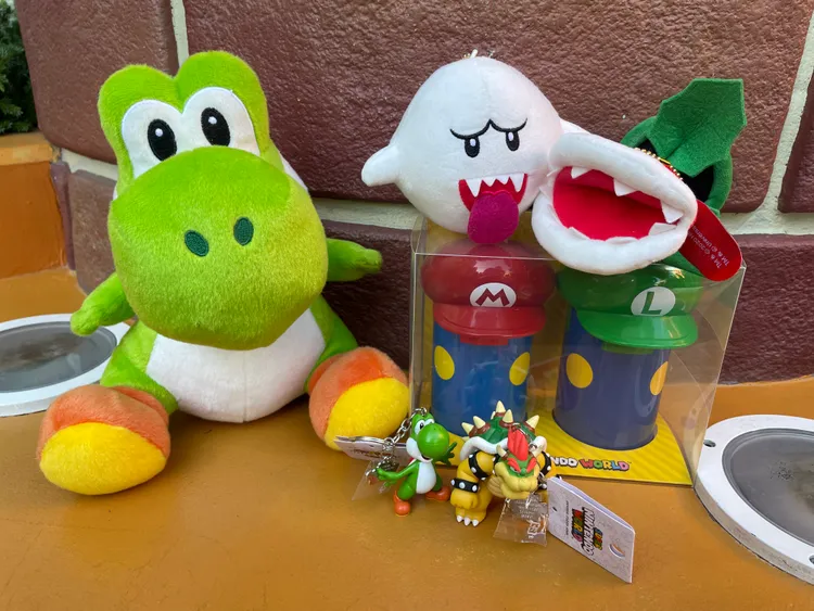 園區內賣店有超多可愛的周邊商品。黃盈甄攝