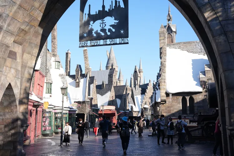 「哈利波特魔法世界」現在可自由入場。黃盈甄攝