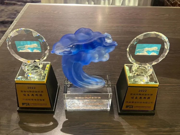 台中市環保局透過空品監測器結合物聯網科技改善空污有成，已經獲頒國際雙金獎與數位發展部創新獎。台中市環保局提供