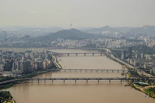 強烈寒流南下 南韓首爾漢江提早半個月結冰