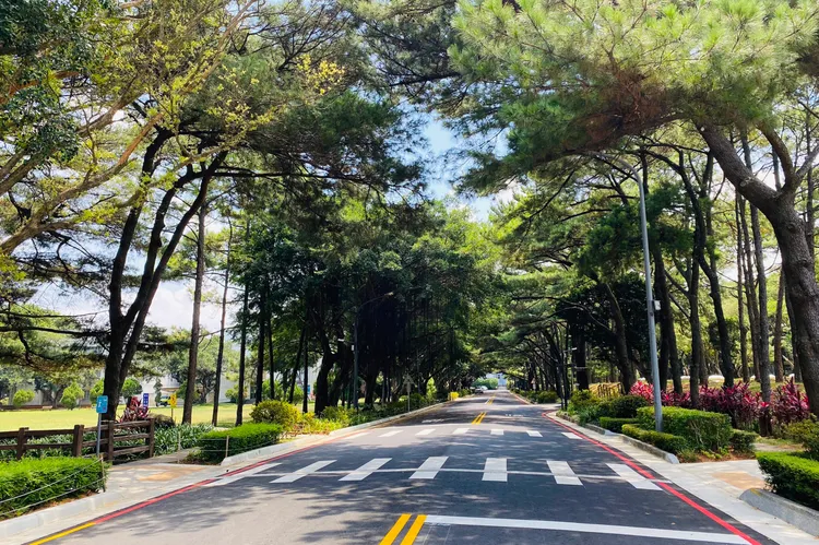 中央大學環校道路是目前為全國第一條同時採用維護管理指標(MCI)、國際糙度指標(IRI)、鋪面狀況指數(PCI)等三種鋪面指標進行驗證的道路。中大提供