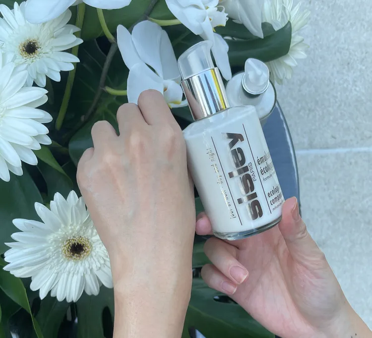 Sisley升級版全能乳液，60ml／4100元、125ml／7600元。張家玲攝