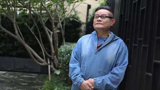 掏心專訪|許效舜把小2輪老婆「當女兒疼」 60歲下腰土味情話撩妻