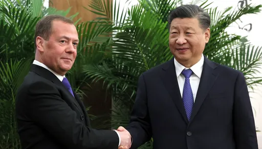 烏俄外交戰！澤連斯基去美國見拜登　俄羅斯前總統訪中國會習近平