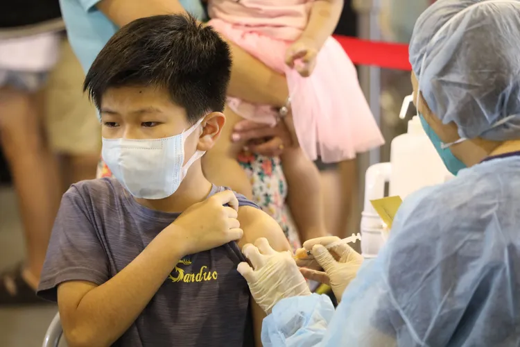 孩童施打疫苗。資料照片