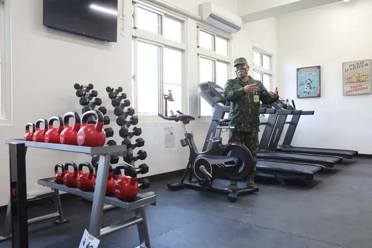 新營舍還有健身房等設施。羅琦文攝