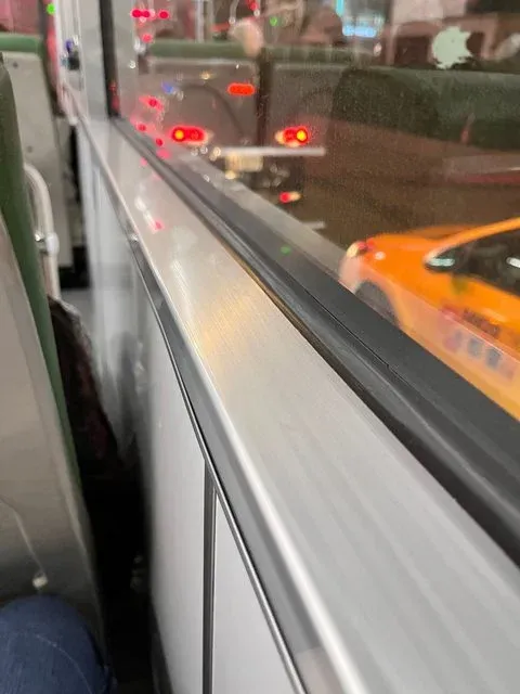 正妹沒想到這一塊角會成為「兇器」。翻攝Dcard