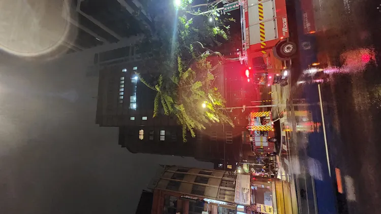 新北市農會大樓晚上只有4名員工留守。黃仲瑜攝