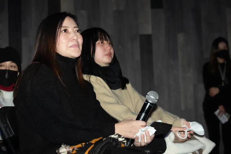 MIUSA的媽媽和妹妹。彭欣偉攝