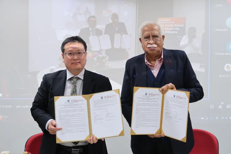 政大印度中心與印度智庫中國分析與策略中心簽署合作協議。清大印度中心提供