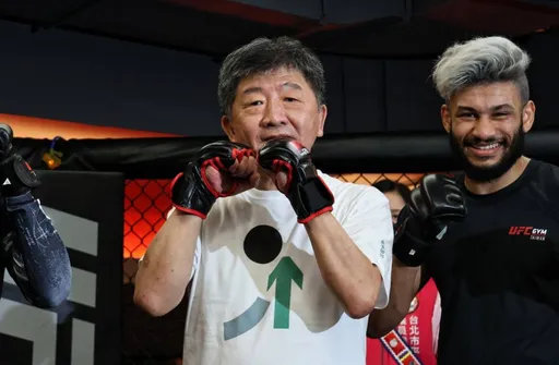 「禽獸食祿」沒完沒了！遭控曾與郭台銘「移交」3000萬劑BNT　陳時中怒發6點反擊