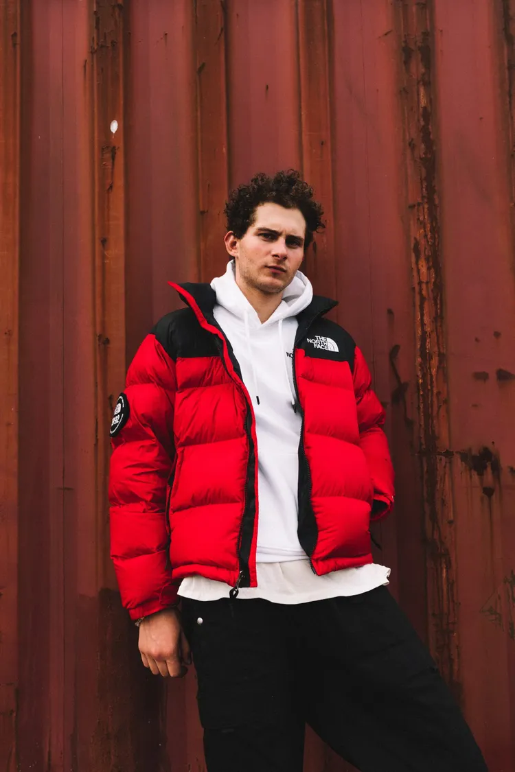 1992 Nuptse羽絨外套30周年紀念款，1萬4880元。品牌提供