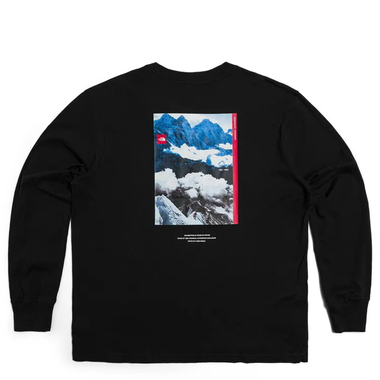 1992長袖T恤背後飾有雪山印花圖案，2380元。品牌提供