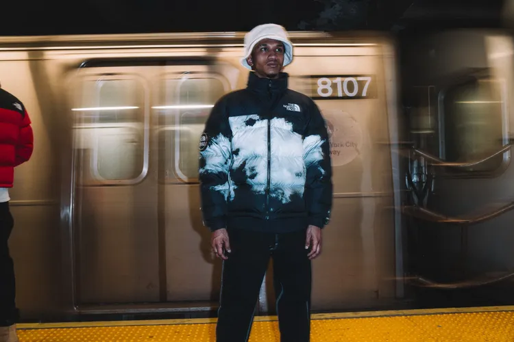 1992 Nuptse羽絨外套30周年紀念款，1萬6880元。品牌提供