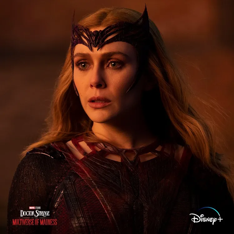 「緋紅女巫」的伊莉莎白歐森分別拿下「最受歡迎女演員」和「最受歡迎動作電影明星」。翻攝自推特@DisneyPlus