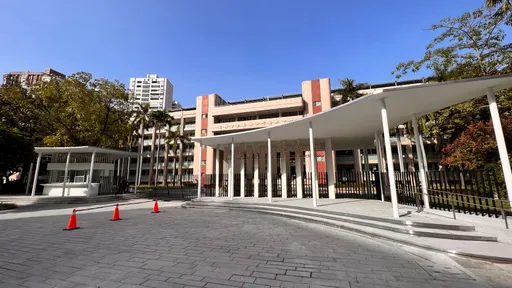 雄女簡約新校門啟用　網友譏：高雄市立第一女子高級動物園