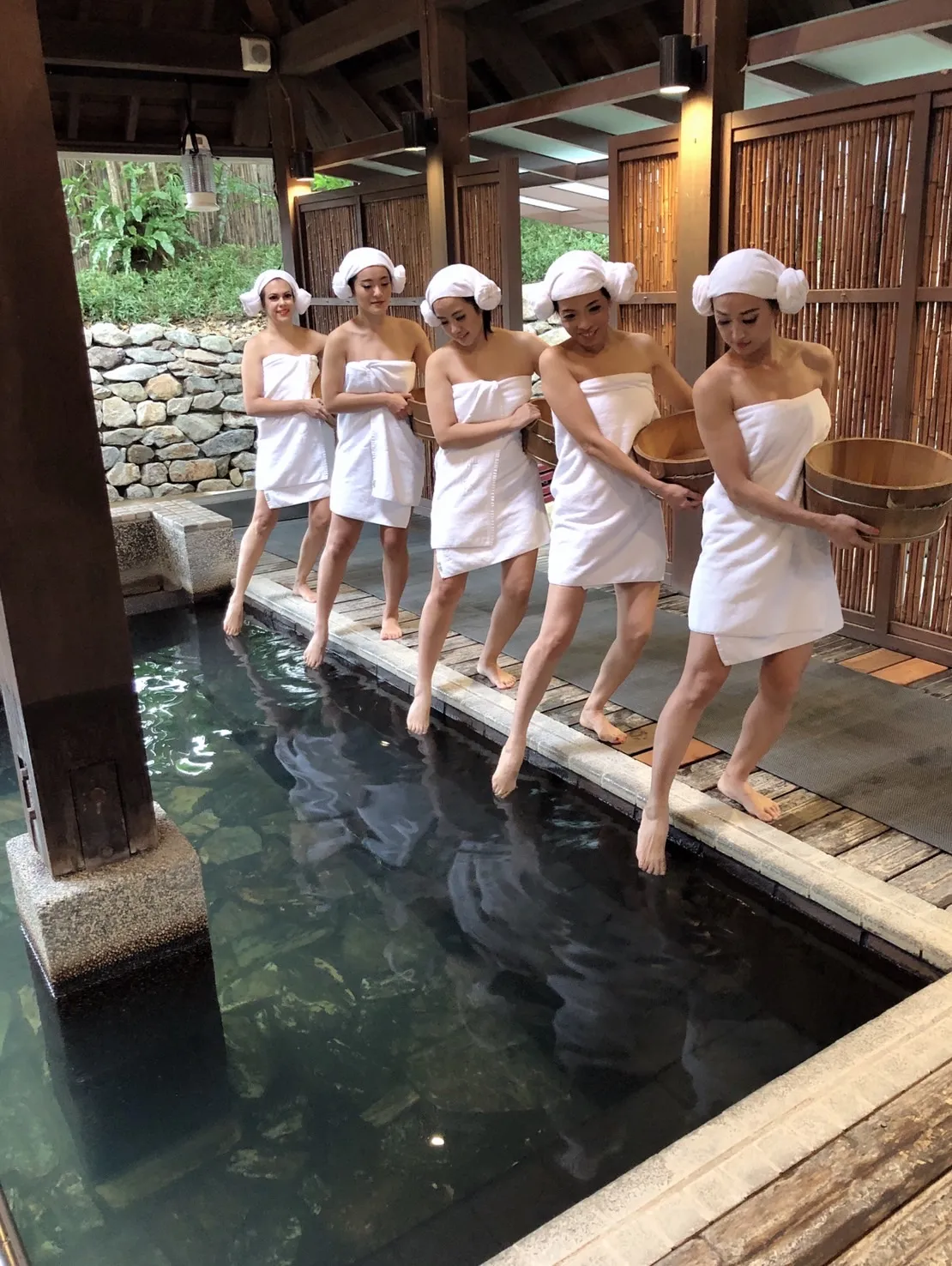 寒流來襲民眾湧入溫泉區泡湯,醫師提醒民眾要做好保暖工作,避免浸泡過久、水溫過高等情形。資料照片