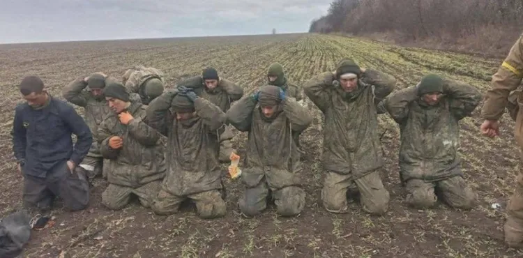 俄羅斯軍人向烏克蘭軍方投降。翻攝ukraine/defensedepartment