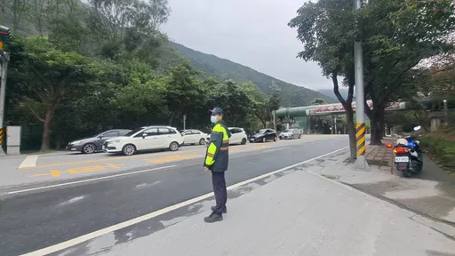 返鄉、出遊車潮前進花東 花警設18處交通疏導崗哨