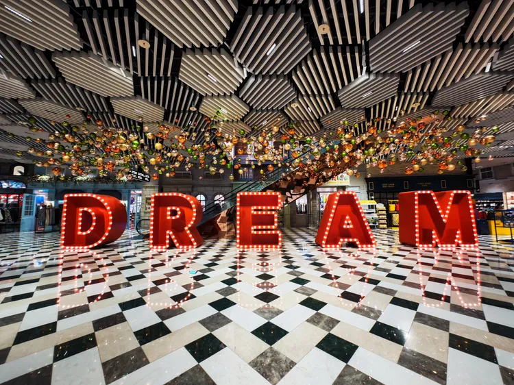 3、4樓的潮流中心，匯集韓國衣著時尚。田欣雲攝